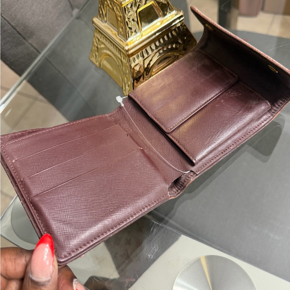 Louis Vuitton Monogram Canvas Wallet - Picture 5 of 7